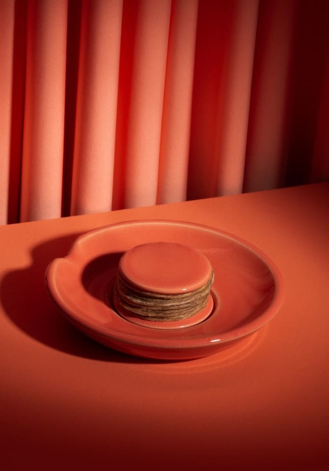 Go natural with our orange Hemp Wick Holder and Ashtray