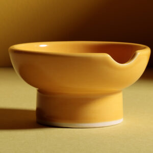 You can also use our yellow ashtray for grinding herb or serving sauces