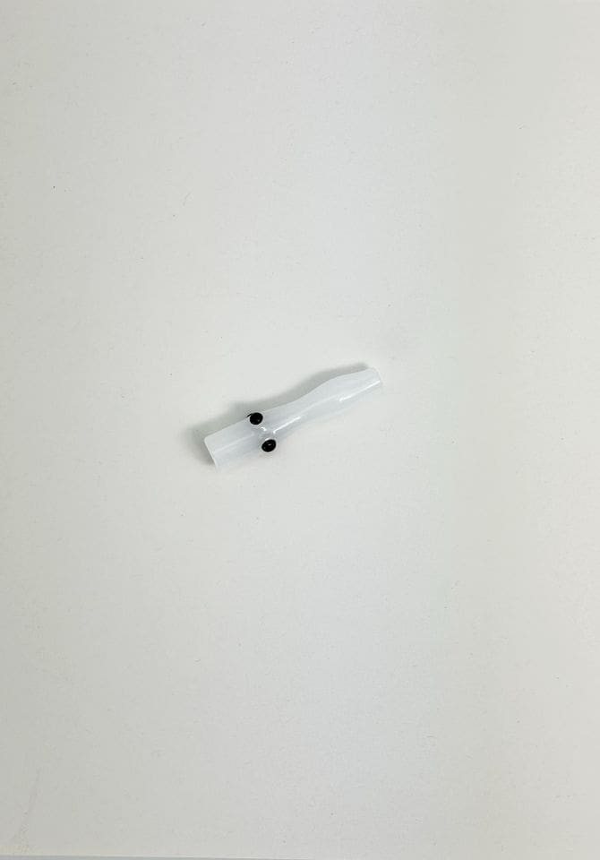 Our Soho cigarette holder makes this white smoking set extra special