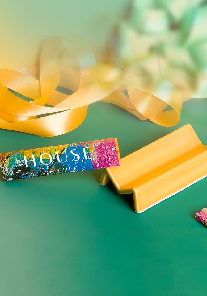 Our yellow rolling tray set includes unbleached hemp rolling papers