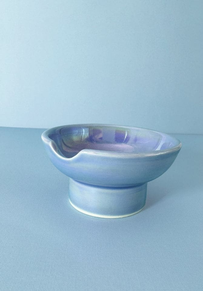 You can use our iridescent blue ashtray as a serving dish, too