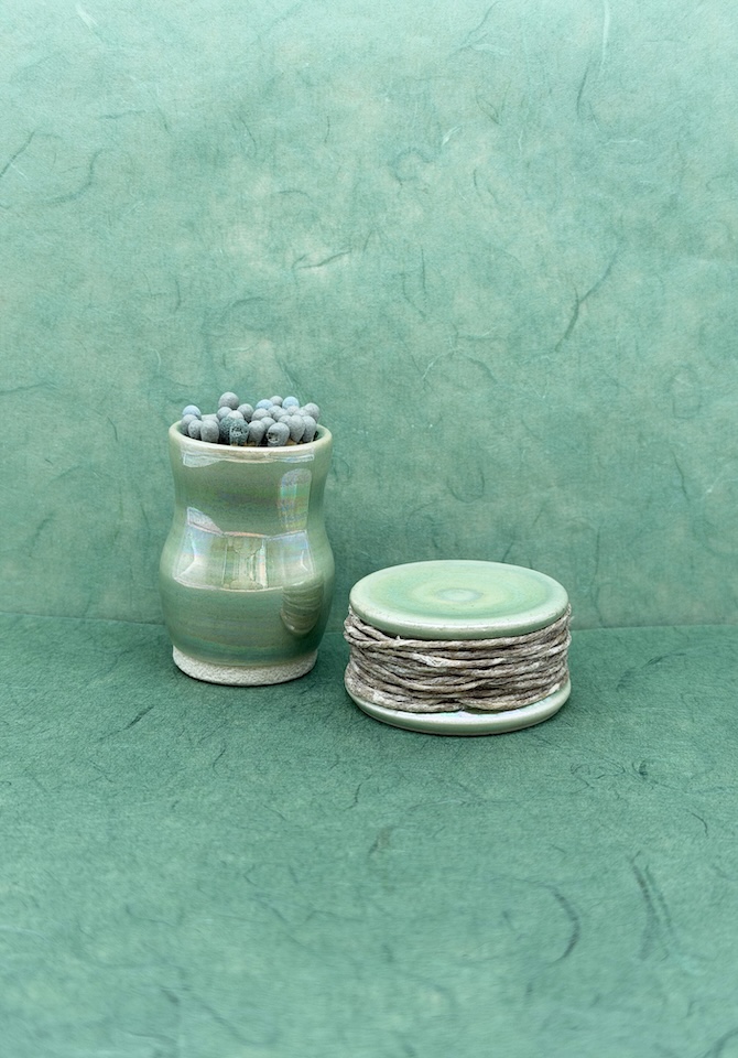 Our green lighter gift set makes lighting up both chic and clean